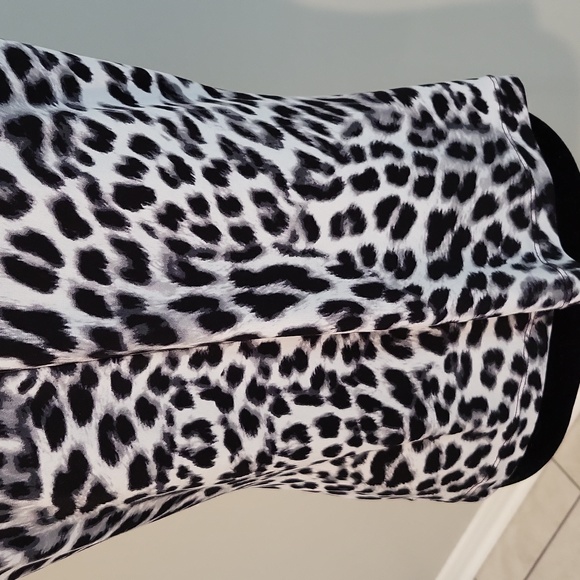 Calvin Klein sleeveless blouse - Picture 7 of 9